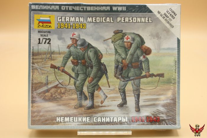 Zvezda 1/72 German Medical Personnel 1941-1943