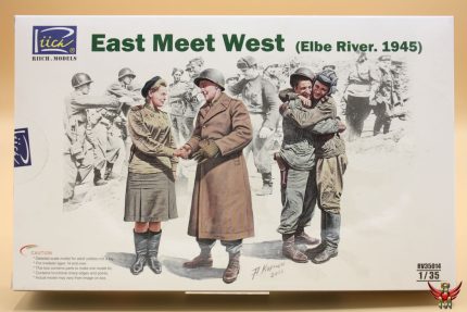 Riich Models 1/35 East meet West Elbe River 1945