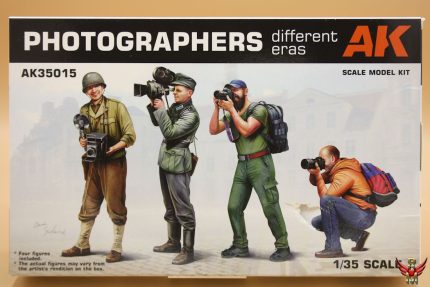 AK Interactive 1/35 Photographers different eras