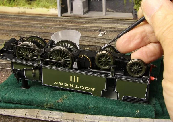 Deluxe Materials AC13 Track Magic